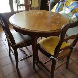 Cuisine moulurée , vernie et ancienne